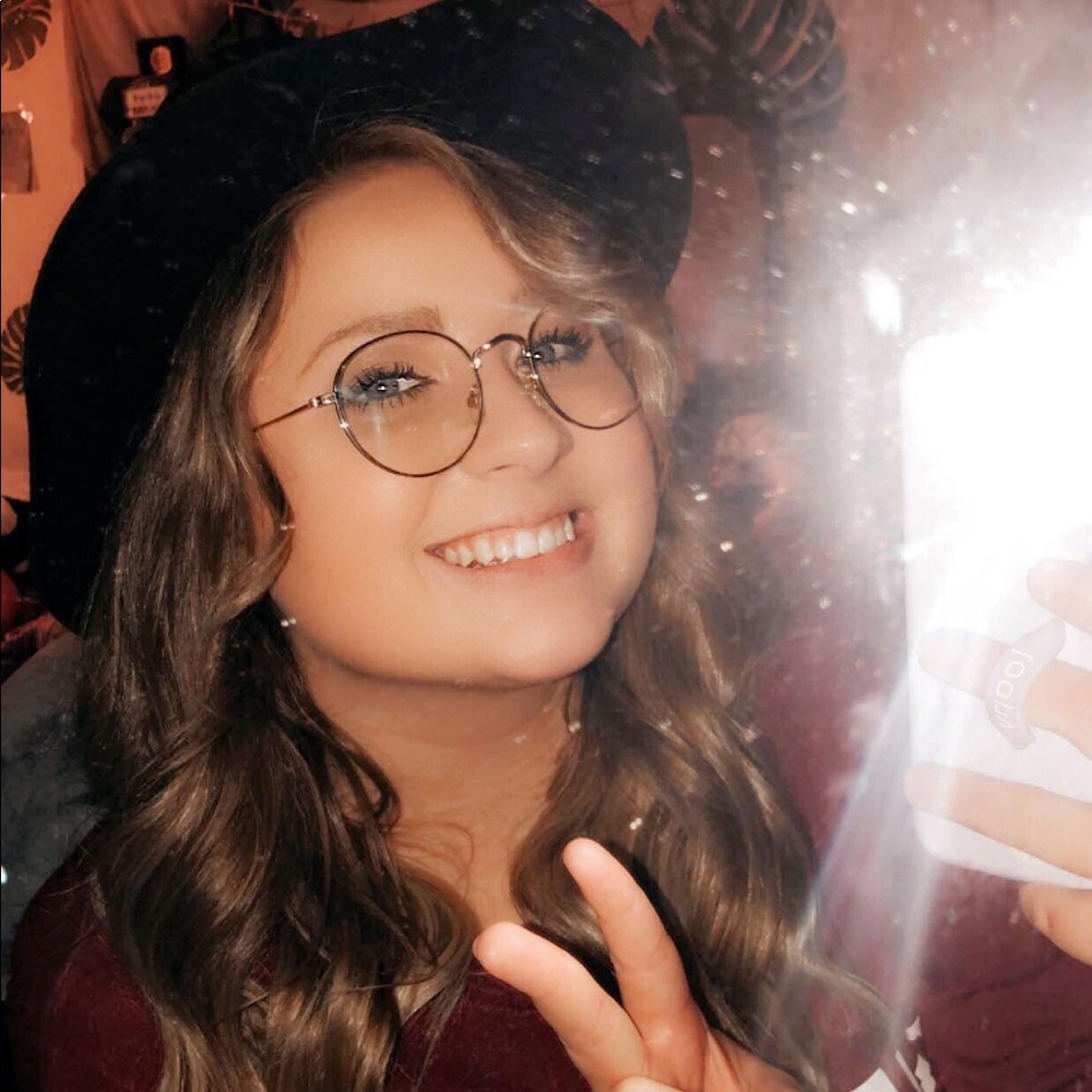 Meet your Posher, Faith